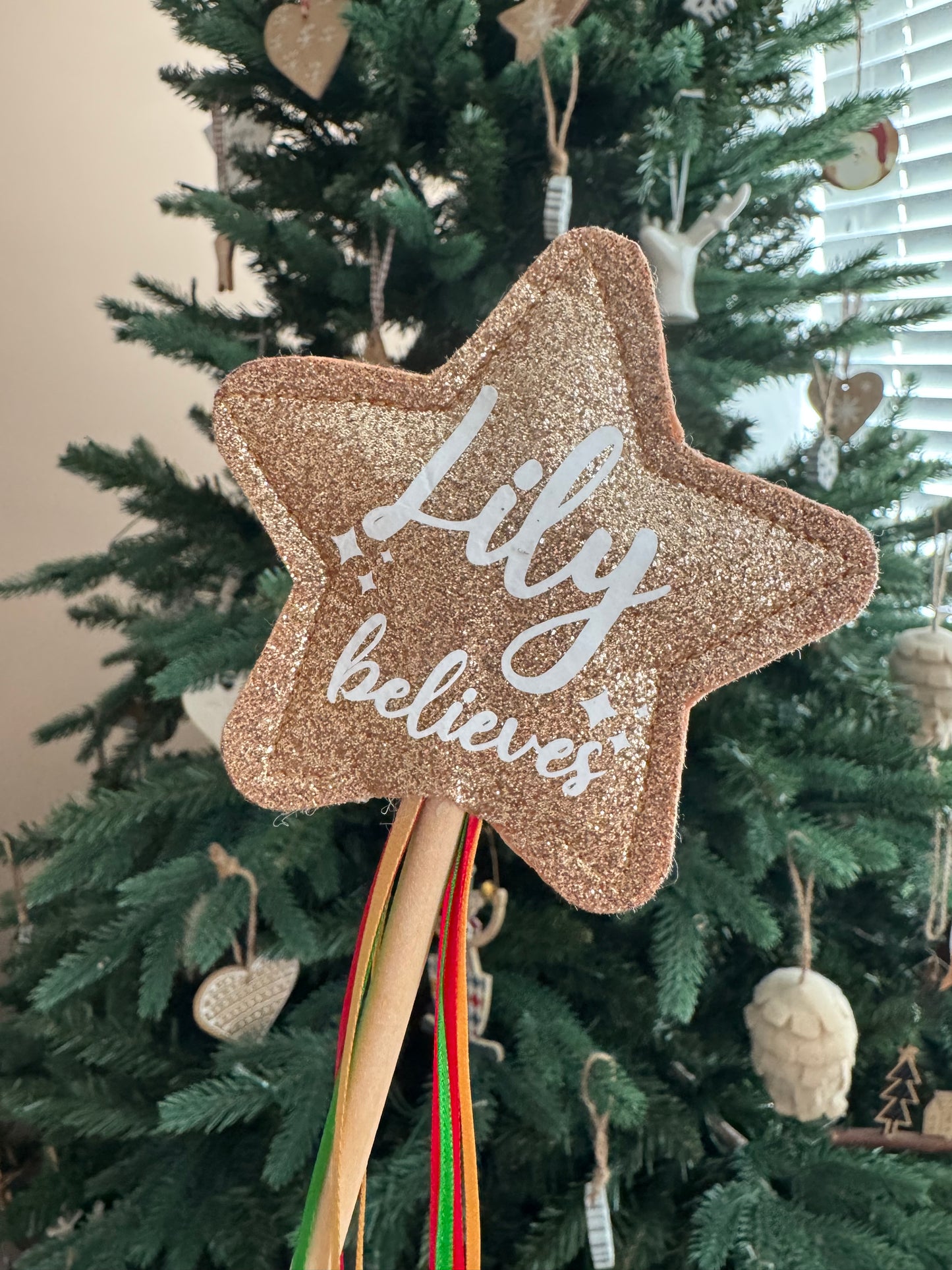 'Believes' Gold Glitter Wand