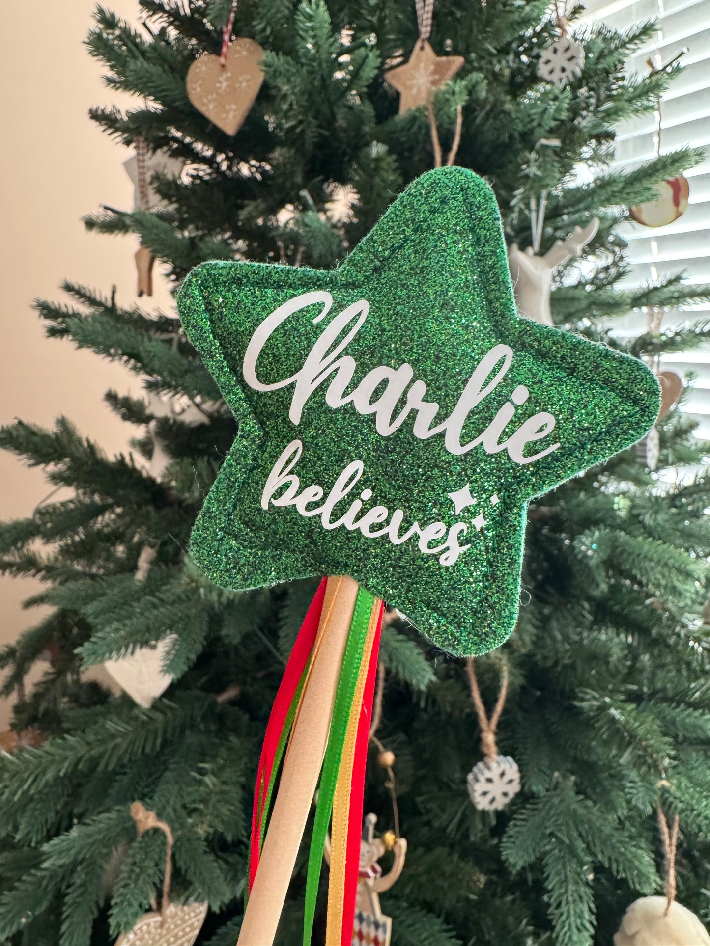 'Believes' Green Glitter Wand